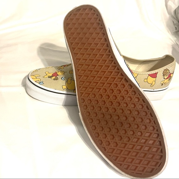 New Vans “Rare” Disney Winnie the Pooh 26 Sneakers Collectibles Sz 10.5 - Picture 7 of 9